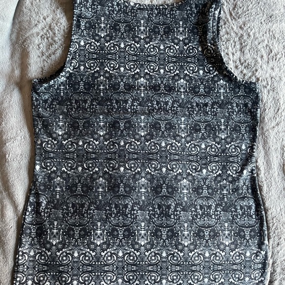 grey black and white. great for any activity size 1X - Picture 4 of 4